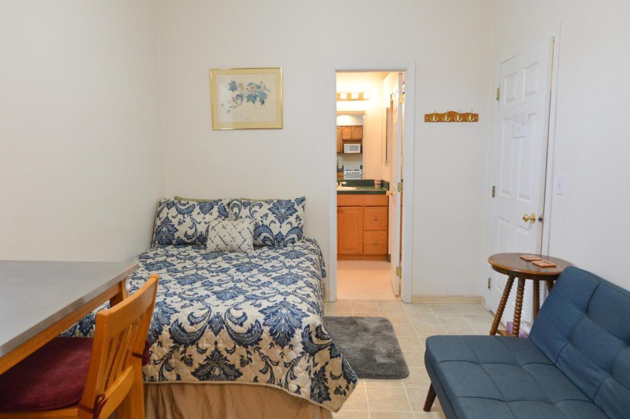 Brown & Hawkins Historical Apartments ซูเวิร์ด ภายนอก รูปภาพ