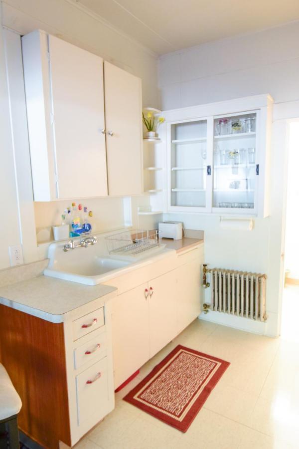 Brown & Hawkins Historical Apartments ซูเวิร์ด ภายนอก รูปภาพ