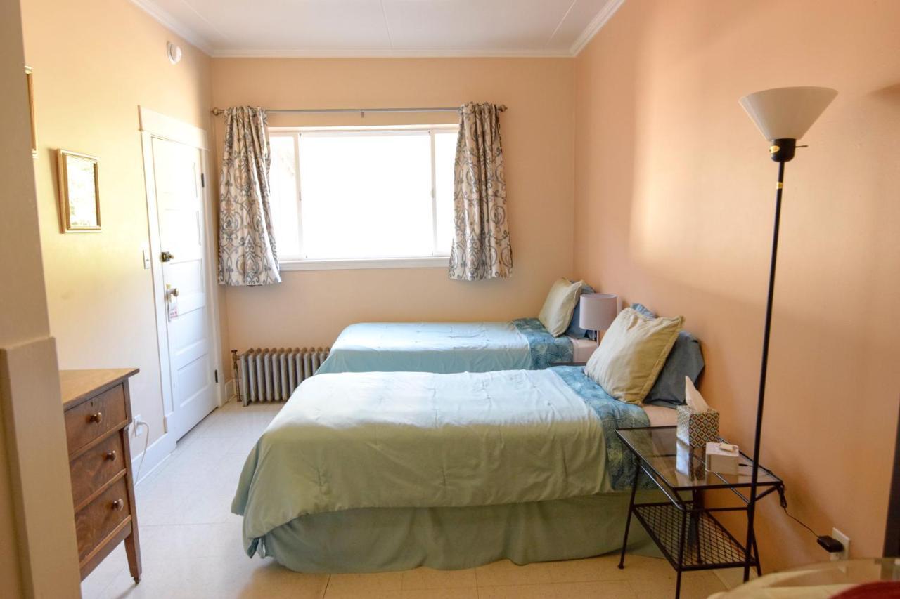 Brown & Hawkins Historical Apartments ซูเวิร์ด ภายนอก รูปภาพ